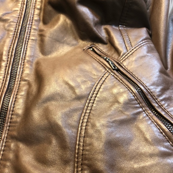 Danier Brown Leather Jacket with Removable Faux Fur trim Women’s Small - Picture 12 of 16